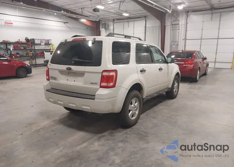 2009 Ford Escape Xlt z USA, uszkodzony, nr VIN 1FMCU93G49KA82343